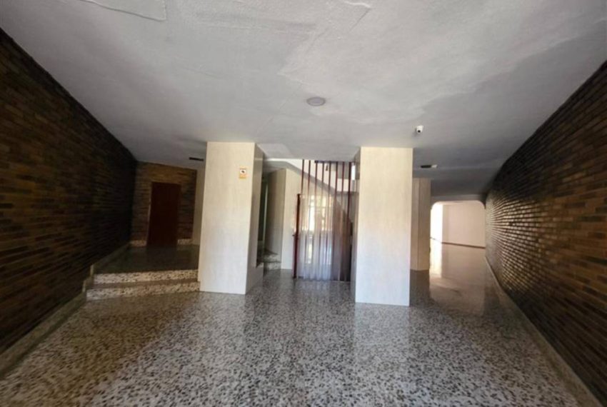 2052_57577650578_6205bb9e-4826-4f35-a04a-863a11406f3b