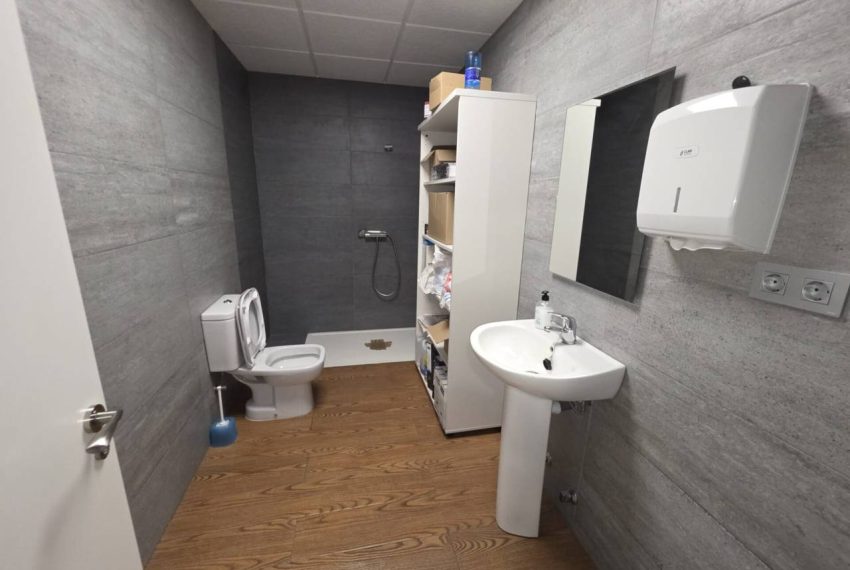 2052_58379991678_b8abb623-5c08-4fe8-a5b1-5ca98df3ccfc