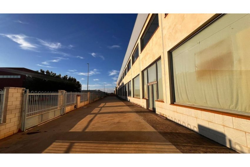 2052_58417423930_c00f27a5-00bd-4272-818b-fe819740ca3f