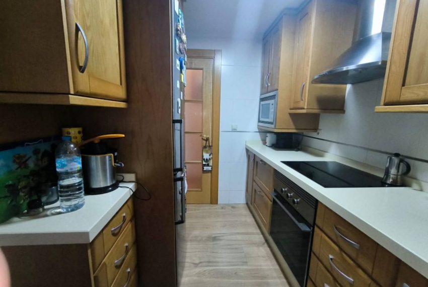 2052_845239574_fa0cc413-4673-47e6-8a53-8e7b80459f29