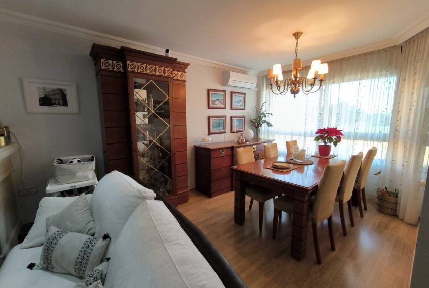 2052_60903755419_422644c8-b4bb-47df-94b7-9a671ca8350f