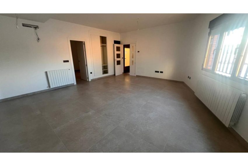 2052_61763953360_af99343f-6111-4e96-aa04-f675357c686f